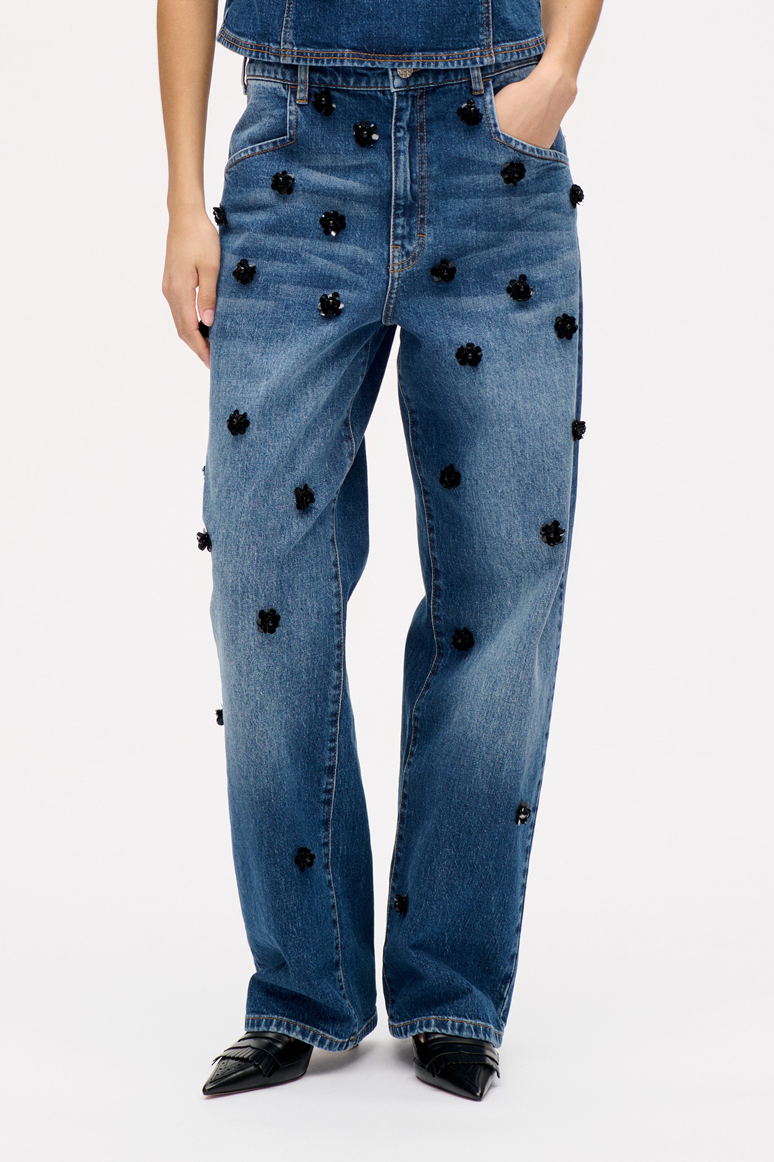 24434_7554_DETAIL.png media file