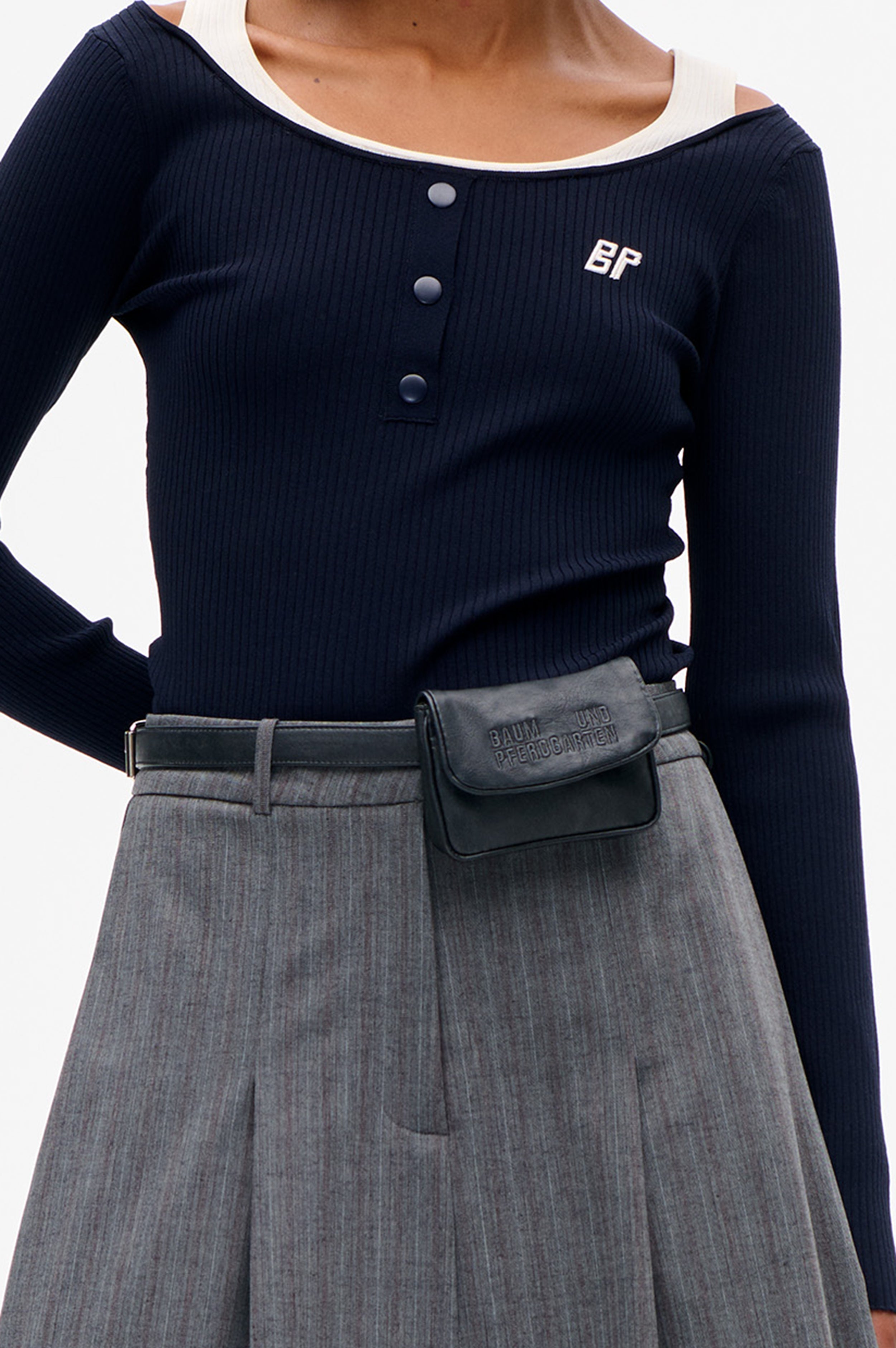 24831_7051_DETAIL.png media file