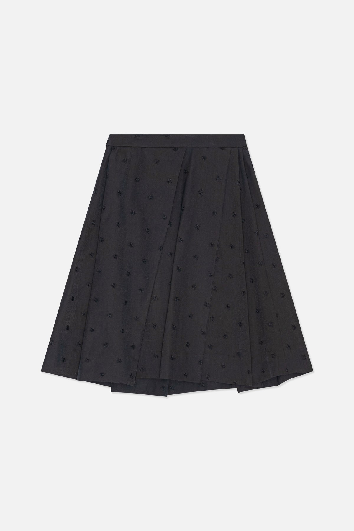 Vorderansicht in voller Länge eines plissierten midi-Rocks in Anthrazit mit verstreuten schwarzen Stickereien.