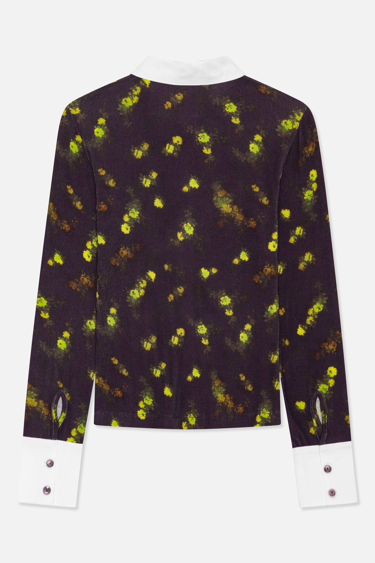 Rückenansicht eines dunkelpflaumenfarbenen Langarm-Oberteils mit gelb-grünem Blumenprint, weißem Kragen und geknöpften Manschetten.