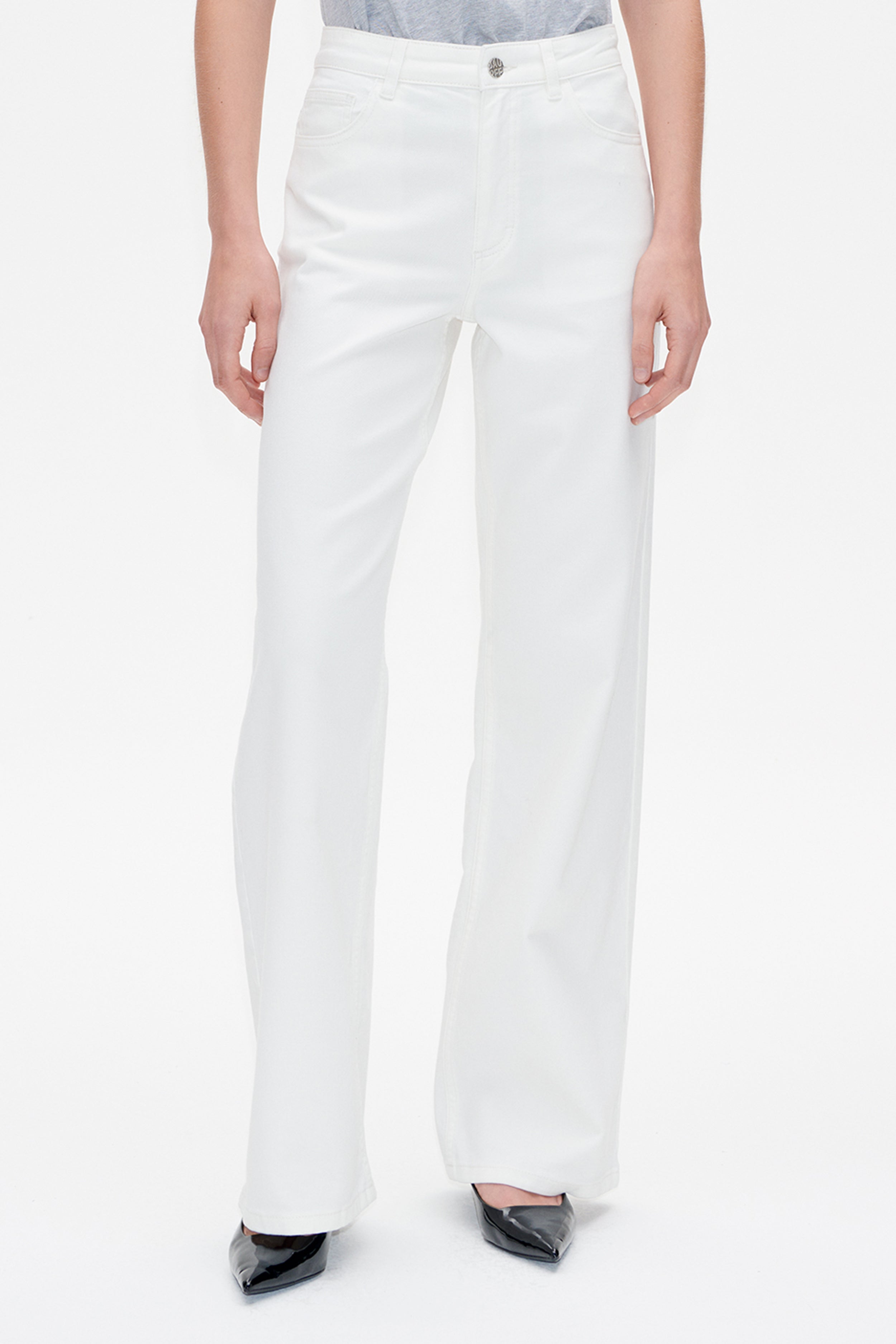Shop NO 01 JEANS in White Denim | Worldwide Shipping