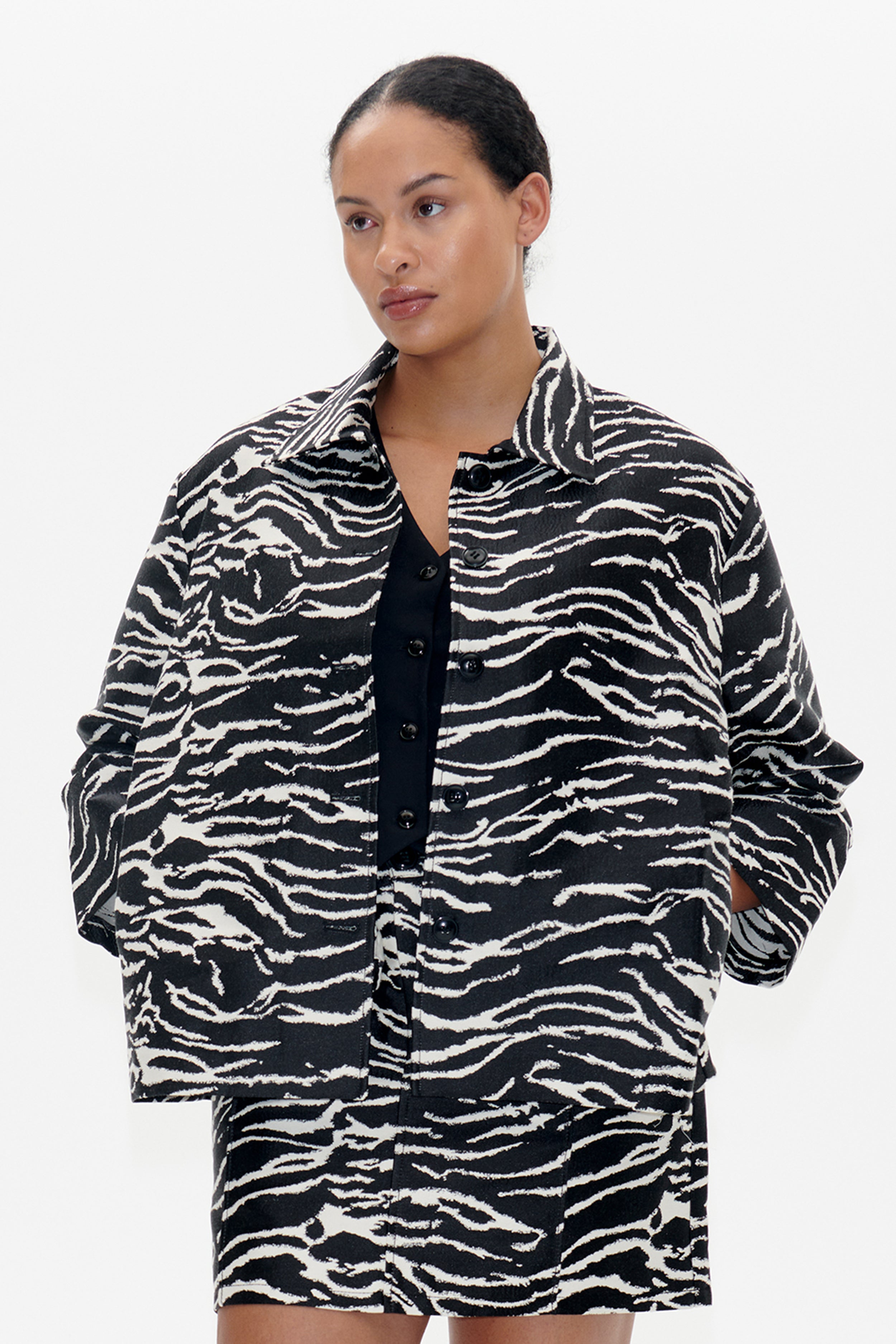 23775_9220_DETAIL.png media file