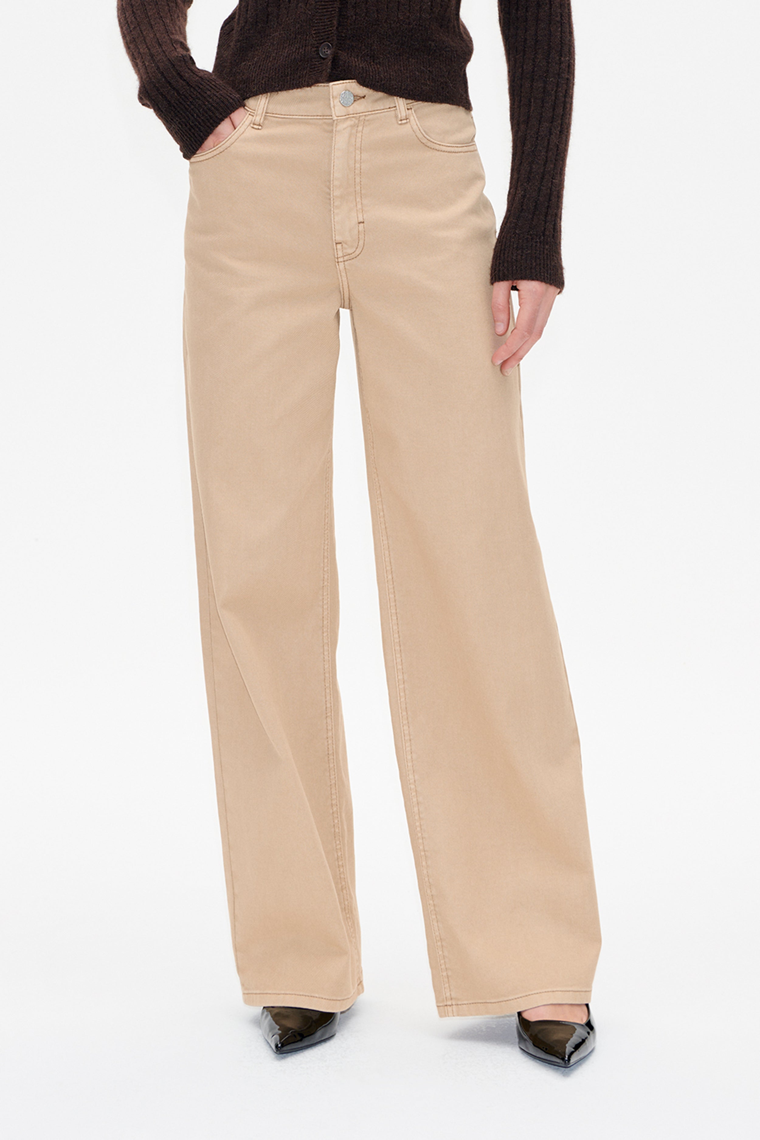 23935_9020_DETAIL.png media file