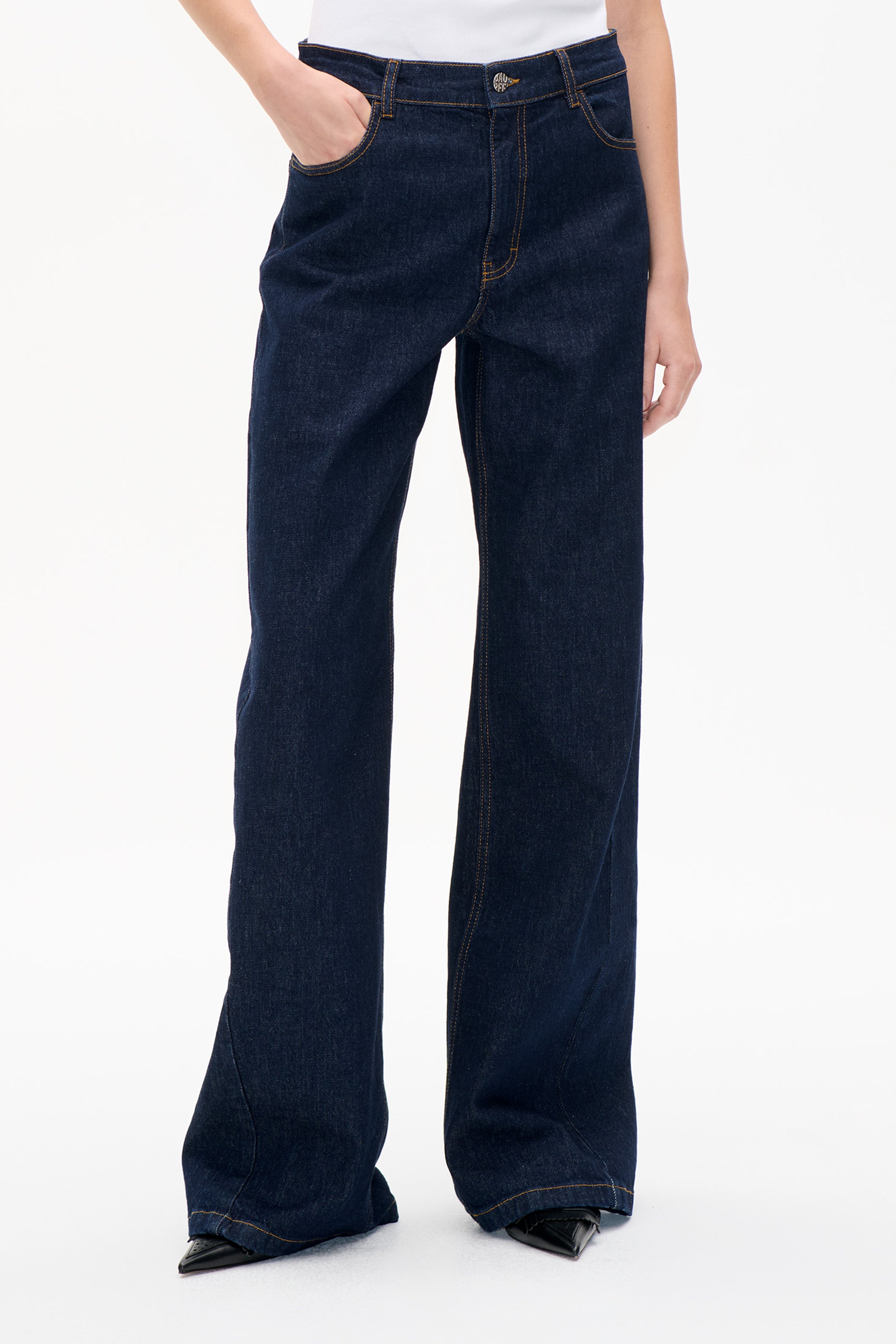 Shop NO 02 JEANS in Dark Blue Rinse | Worldwide Shipping