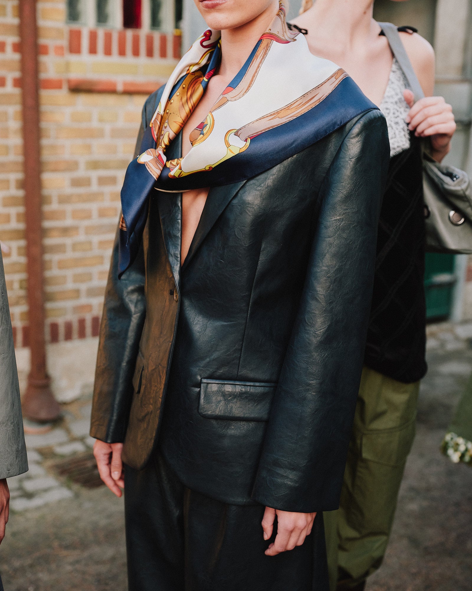 Shop Suiting from Baum und Pferdgarten | Official Store