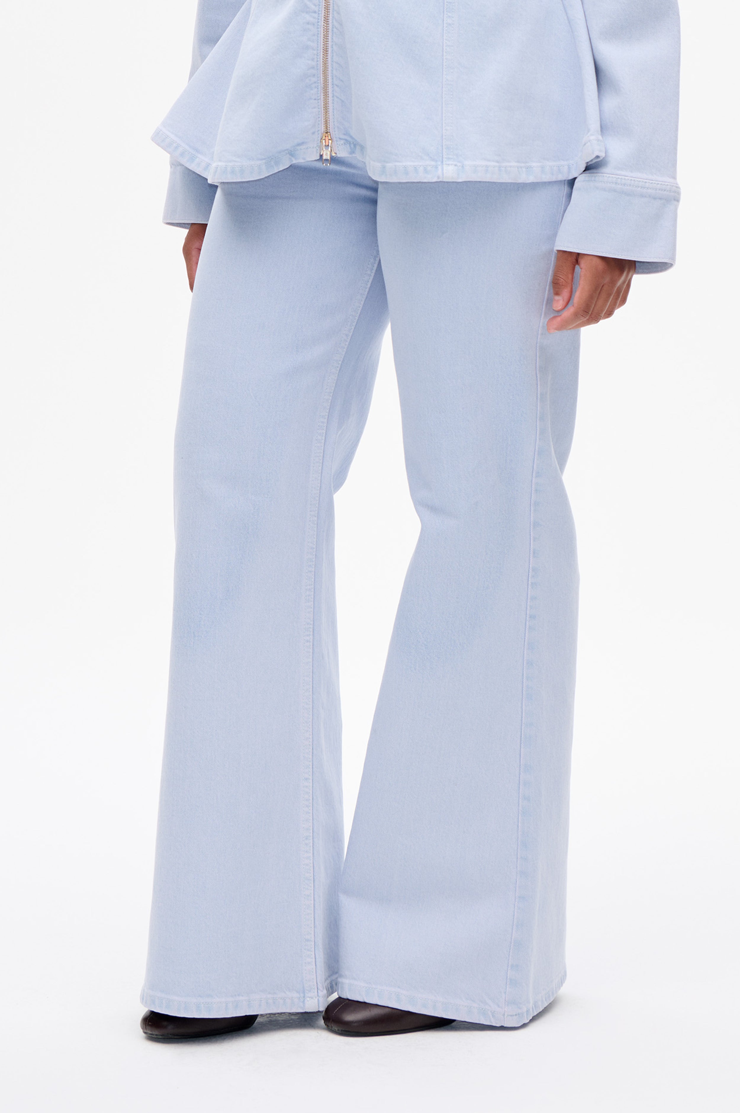 24762_7576_DETAIL.png media file