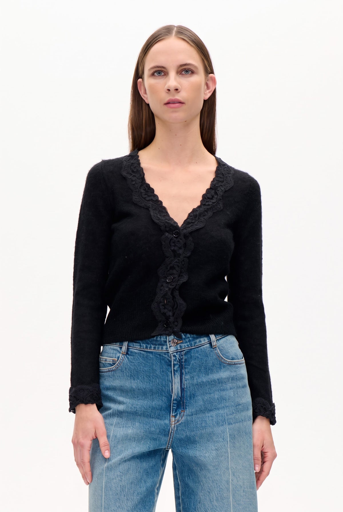 CAPELLA | Black